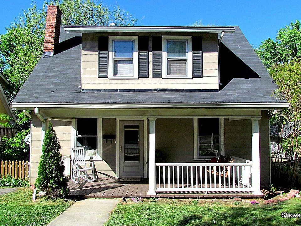 For Sale: 2211 Mountain View TER SW, Roanoke, Virginia 24015