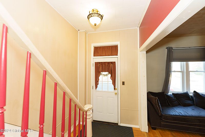 3rd image of 72 Willow Street