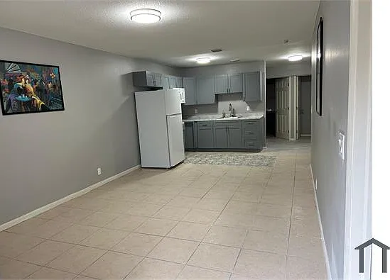 4 bed, 1200 sqft, $3,750 — Photo 3