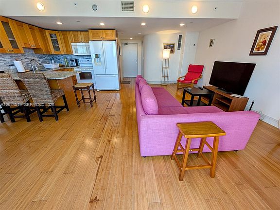 4th image of 1720 Harrison St #14D