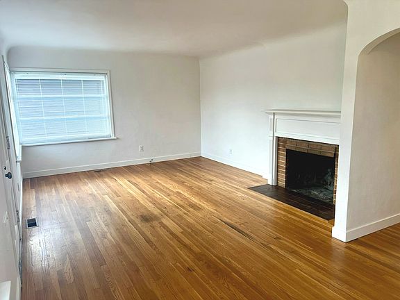 Please note this photo does not show recently installed gas fireplace