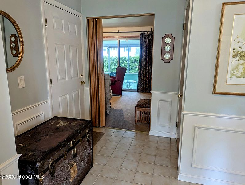 5th image of 4 Canterbury Court