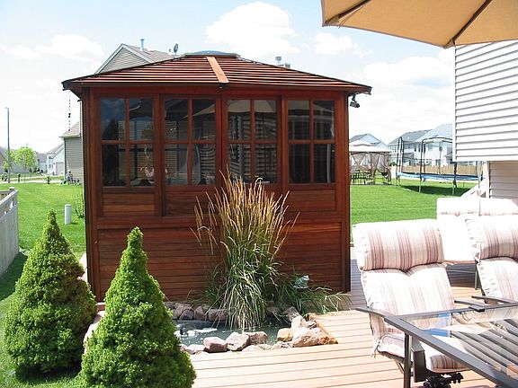 Gazebo/4 Man Hot Tub
