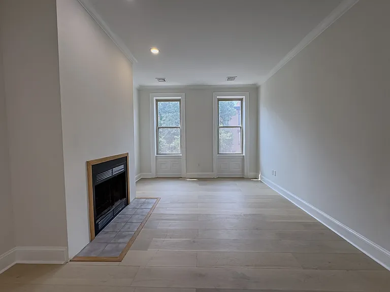 1703 Green St #4 — Photo 15