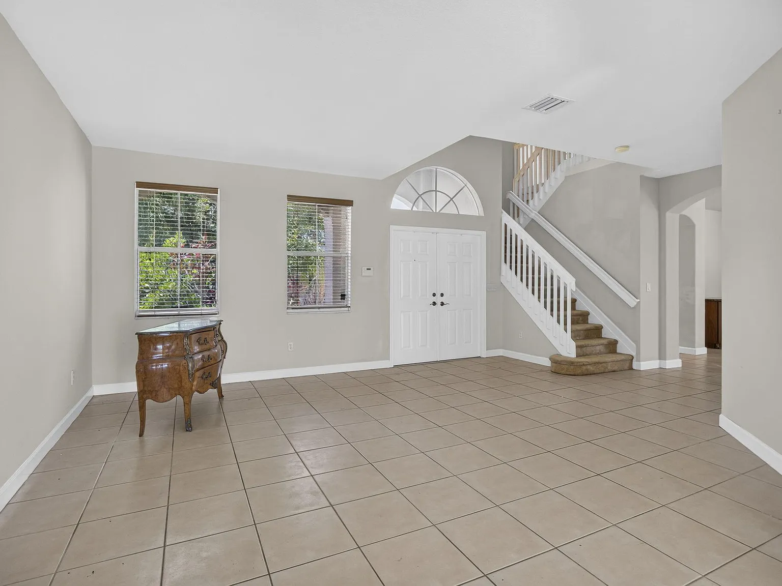 4 bed, 4.5 bath, 2811 sqft, $4,000 — Photo 3