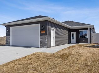 6724 68th Ave S, Horace, ND 58047