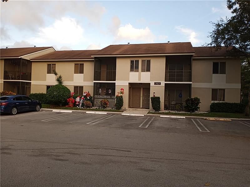 1st image of 313 Gardens Dr APT 204