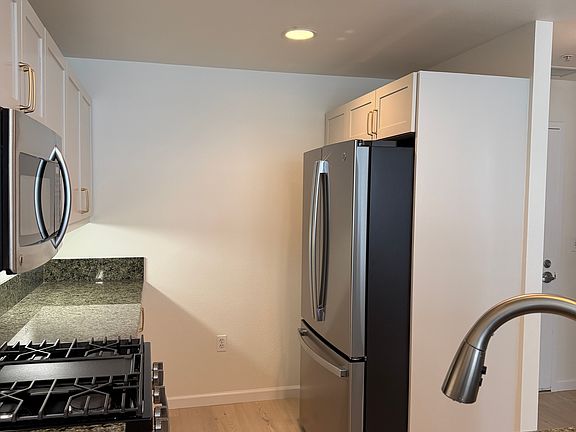 3rd image of 530 K St Unit 714