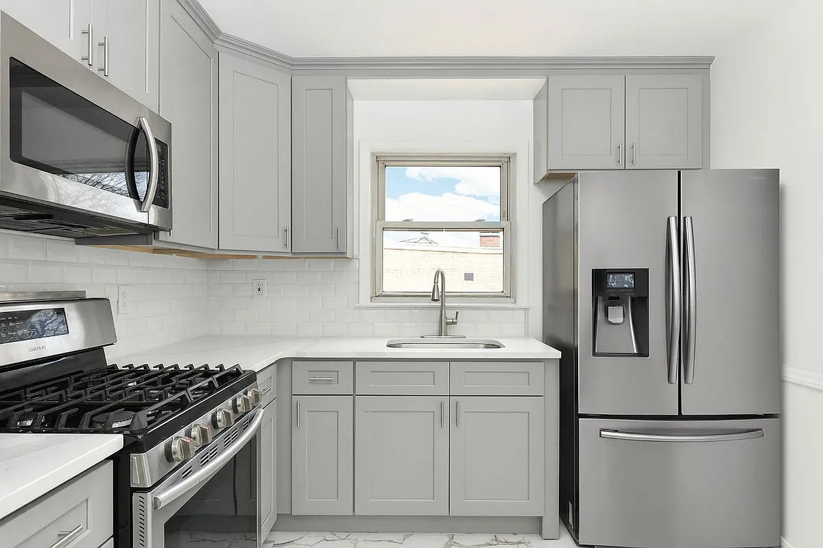 Building Photo - 4608 Grand Ave #1