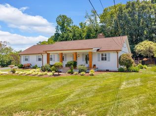 1620 Fairway Dr, Johnson City, TN 37601