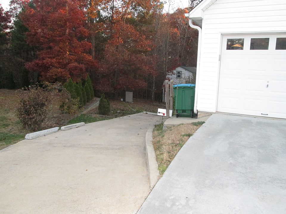 2nd image of 948 Wayne Dr