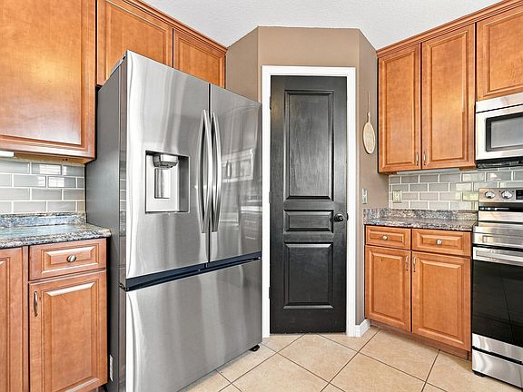 4th image of 537 Hunters Ridge Rd