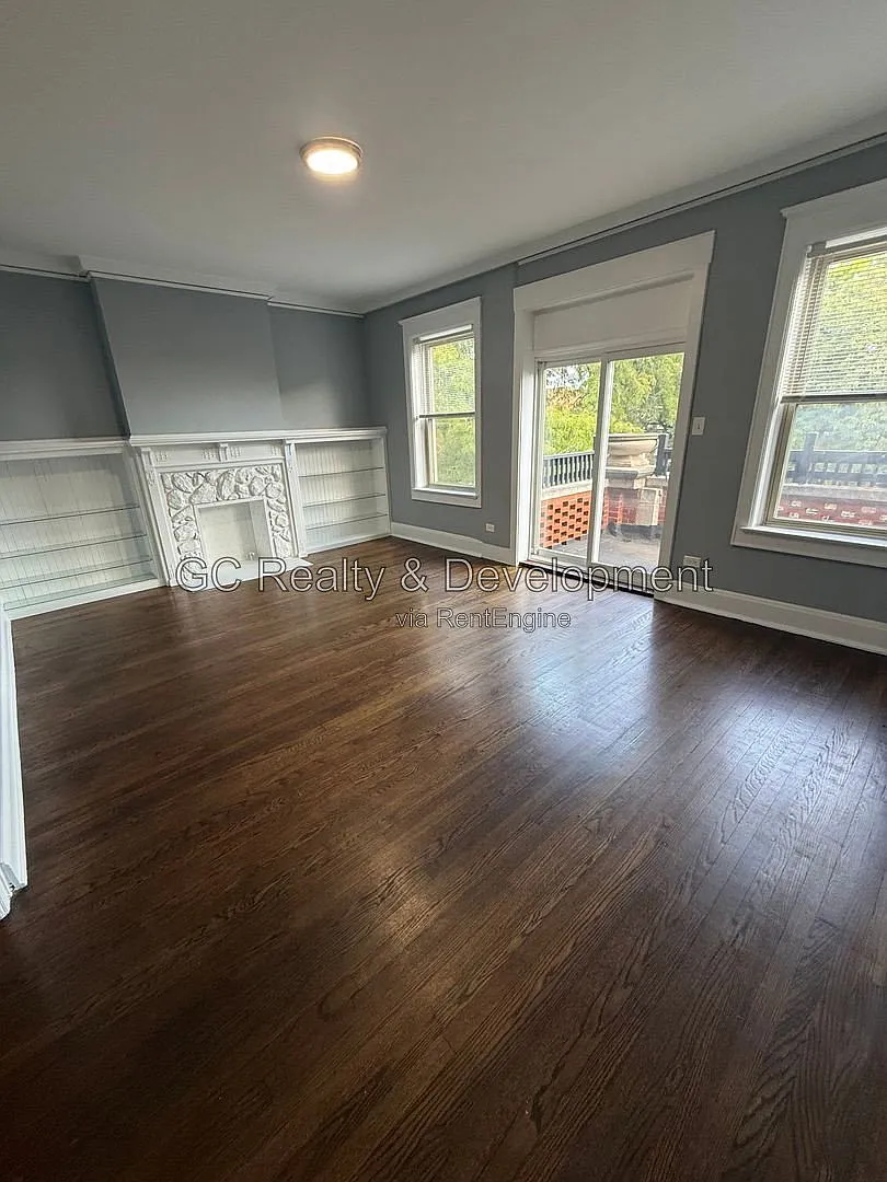 4 bed, 2.0 bath, 1400 sqft, $2,150 — Photo 2