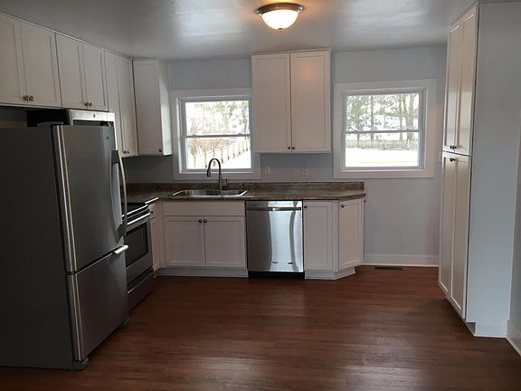 2nd image of 275 W Linden St