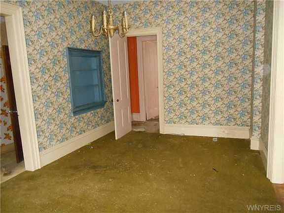 2nd image of 18 Chapel St
