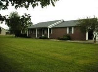 15671 Crabtree School Rd, Marion, IL 62959