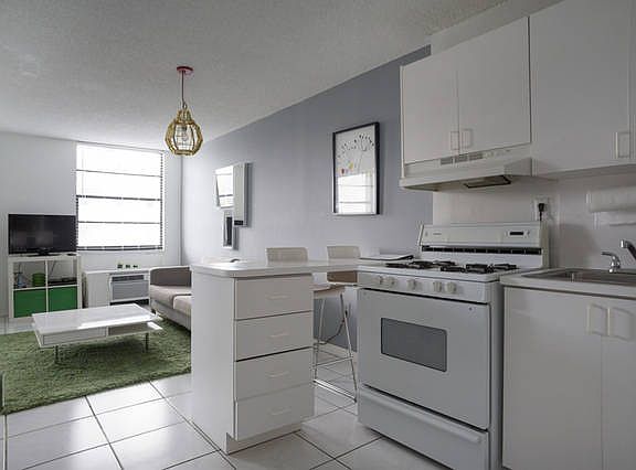5th image of 710 Washington Ave APT 507