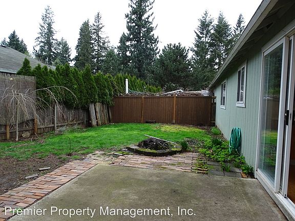 3rd image of 1112 NE 142nd Ave