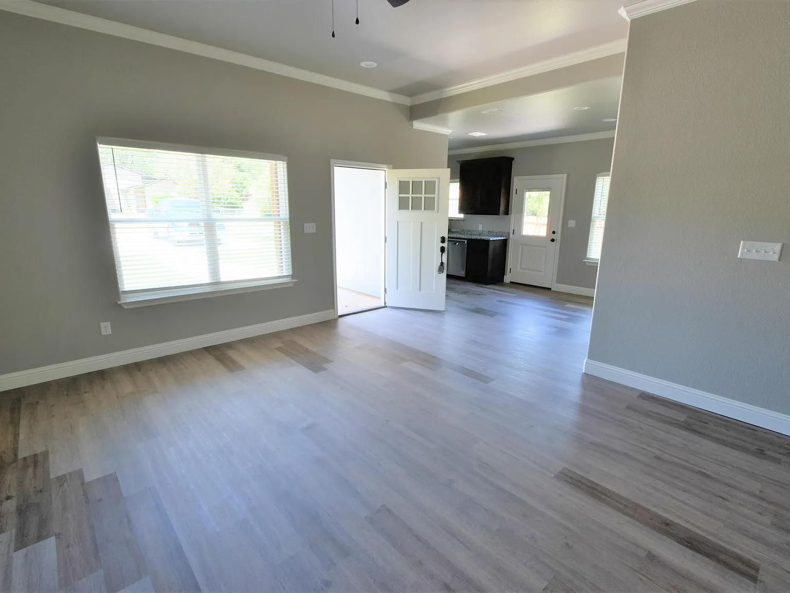 3 bed, 1200 sqft, $1,500 — Photo 3