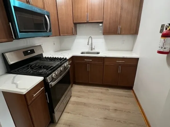 14 Hazard Pl APT 3C, Elizabeth, NJ 07208