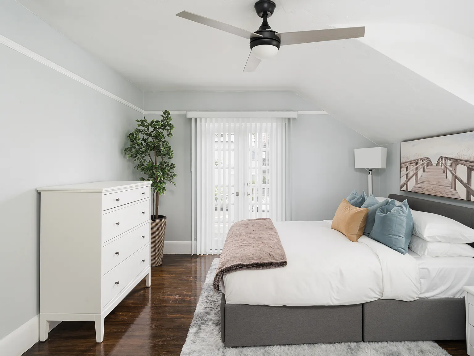 2 bed, 800 sqft, $3,500 — Photo 4