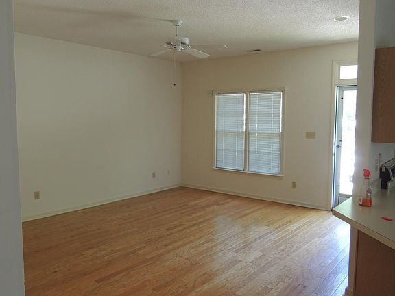 2nd image of 133 Forest Oaks Dr Unit 133