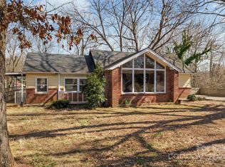 227 18th St SW, Hickory, NC 28602