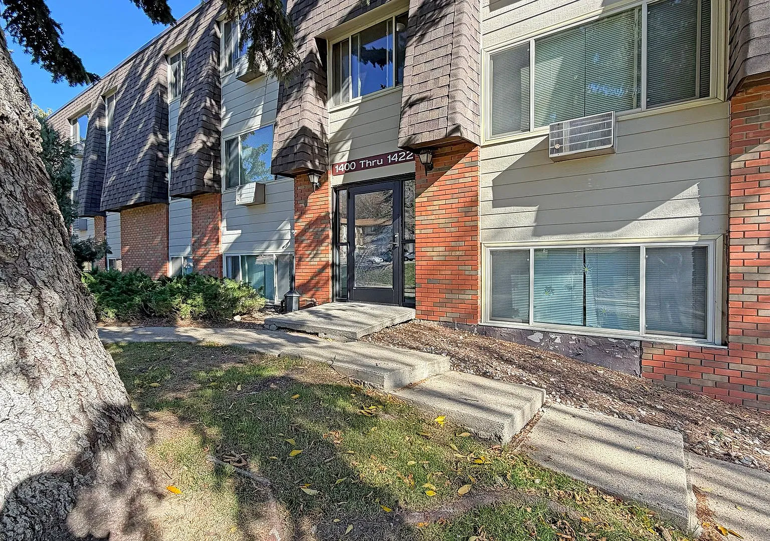 Cedarwood MSU Apartments - Located just a few blocks from the MSU campus! — Photo 1