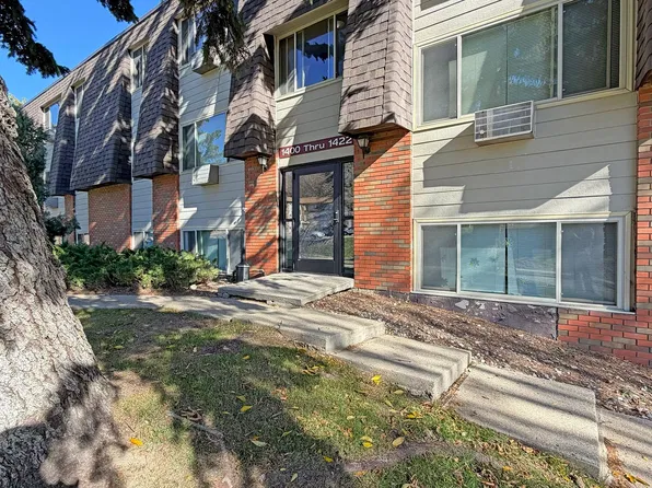 Cedarwood MSU Apartments - Located just a few blocks from the MSU campus!, 1400-1446 8th St NW #1422, Minot, ND 58703