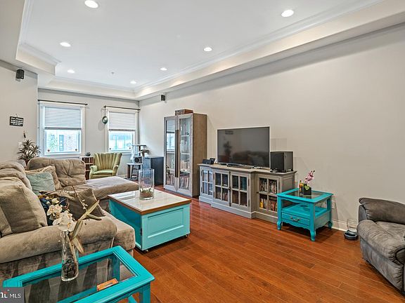 5th image of 1629 Fairmount Ave #1