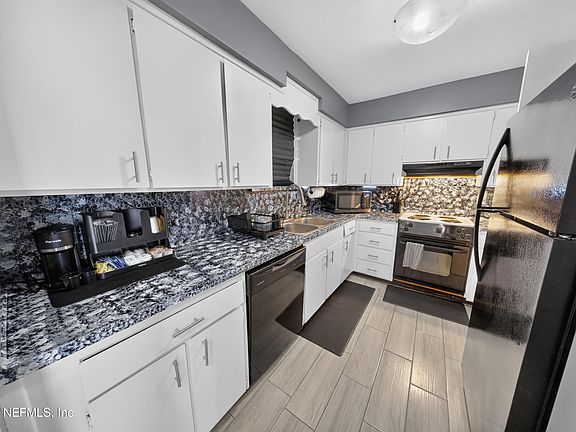 4th image of 1647 EL CAMINO Road #3