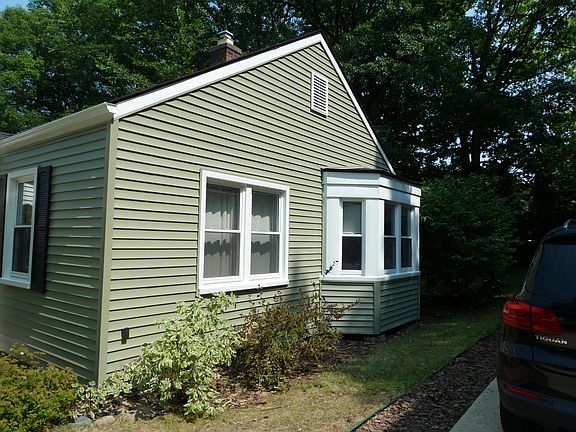2nd image of 1303 Franklin Blvd