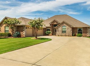 16209 Montague Dr, Edmond, OK 73013