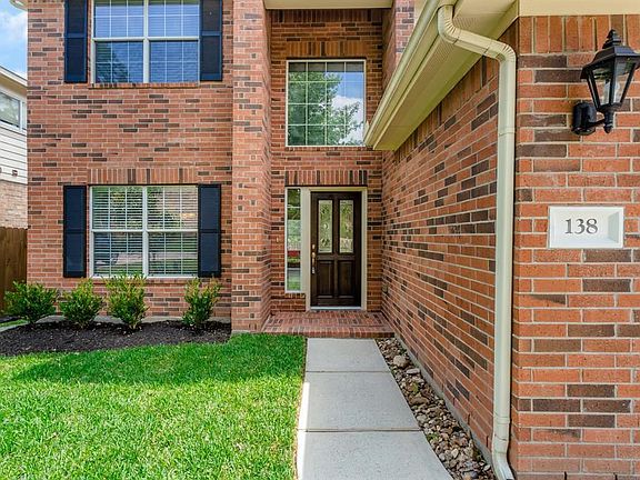 3rd image of 138 E Spindle Tree Cir