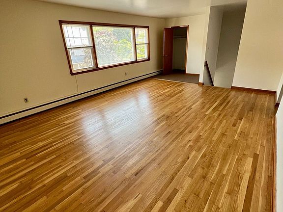 3rd image of 105 Gordon Ave #2