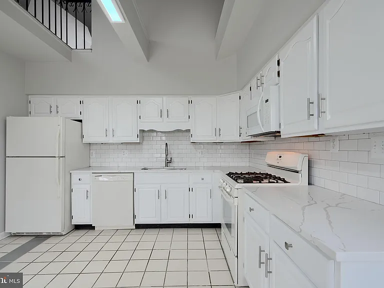 1727 Magnolia Ave — Photo 19