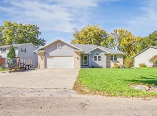 18 W Circle Dr, Streator, IL 61364