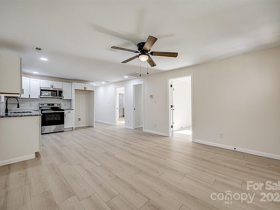 3rd image of 608 Gantt St