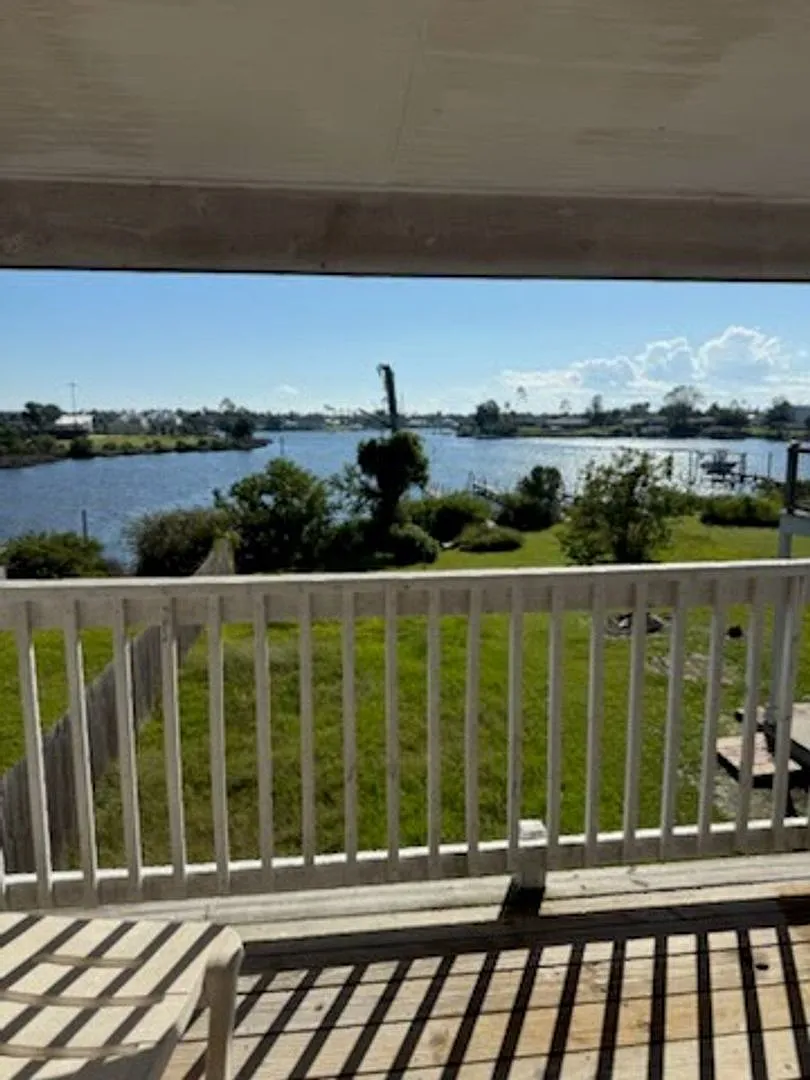 3 Bedroom Home with Garage Panama City, FL — Photo 2