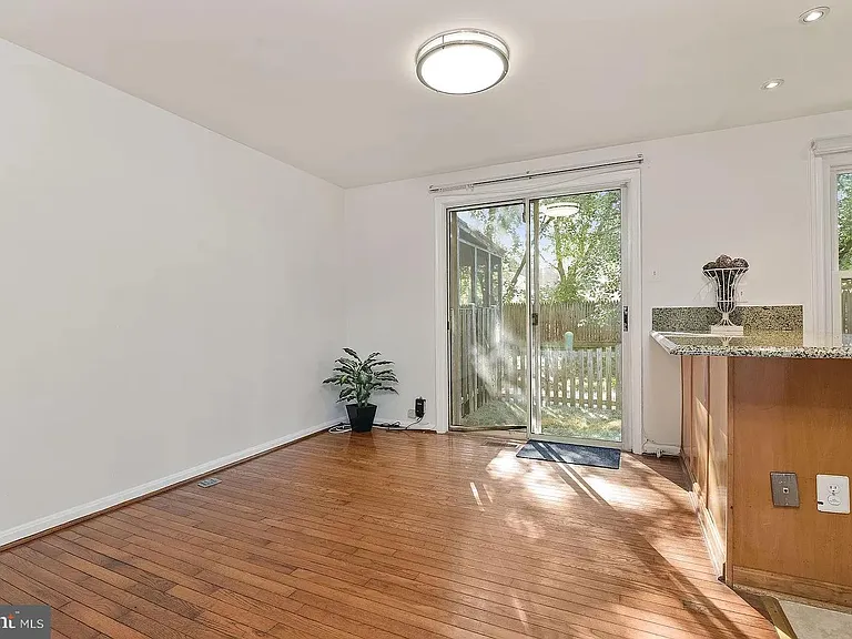 10606 Tuppence Ct — Photo 8