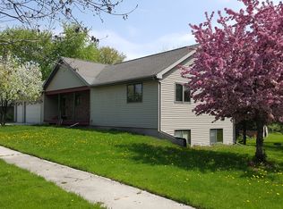102 Hill Rd, Rosendale, WI 54974