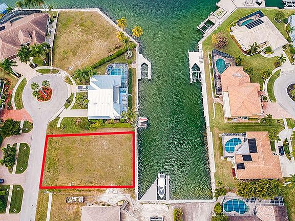 4th image of 1070 Bond Ct