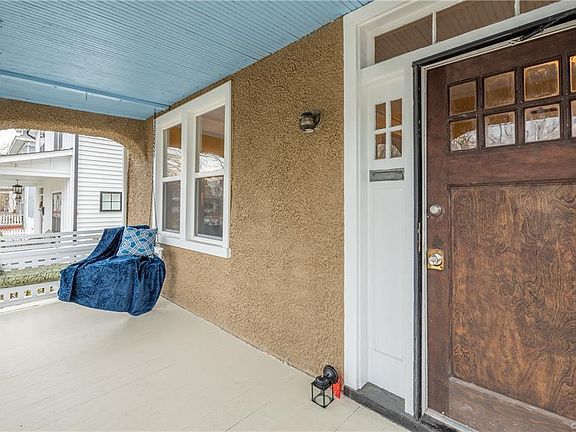 3rd image of 3020 Barton Ave