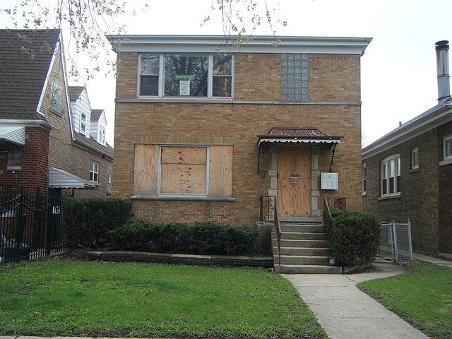 1st image of 5109 W Newport Ave