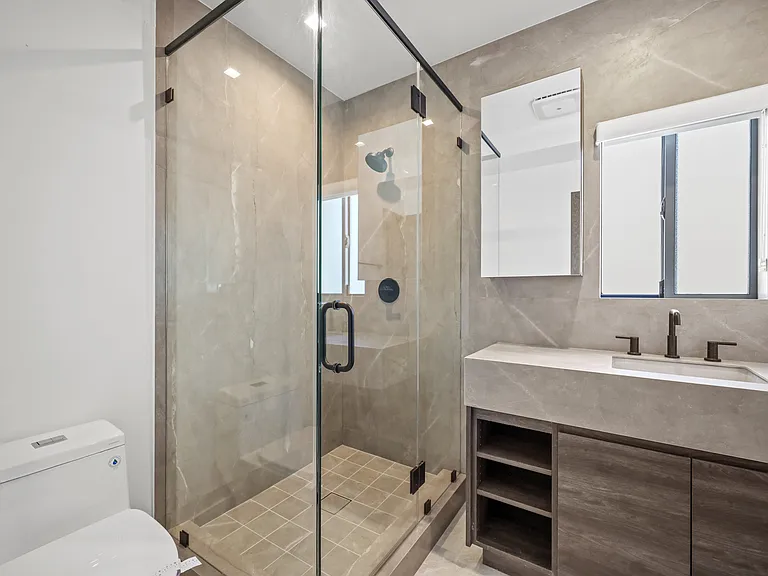 137 S Maple Dr #301 — Photo 15