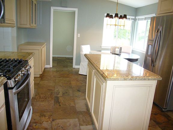 Kitchen, breakfast area
