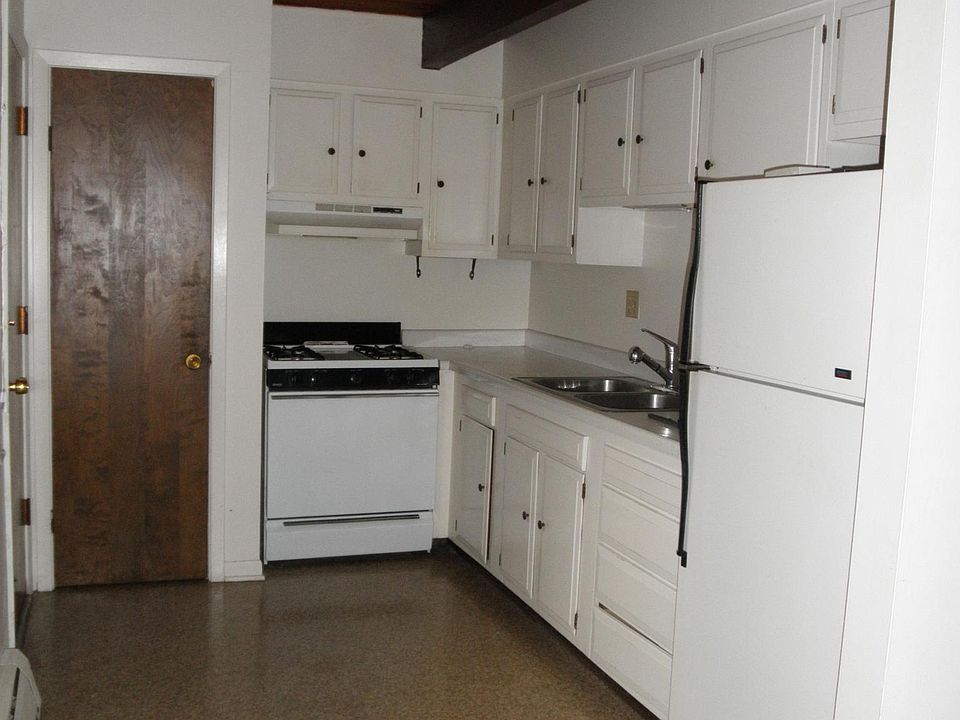 2nd image of 700 Bode Rd APT 4