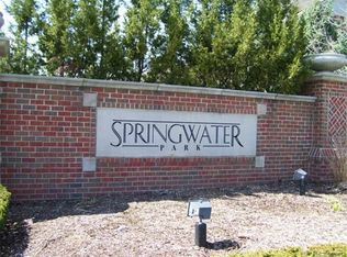 39662 Rockcrest Ln, Northville, MI 48168