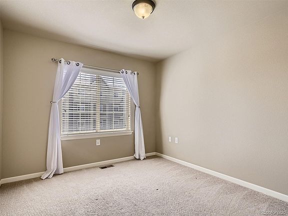 3rd image of 1000 Elmhurst Dr Unit C
