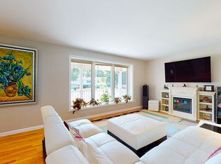 9 Kerry Ct, Milford, CT 06460